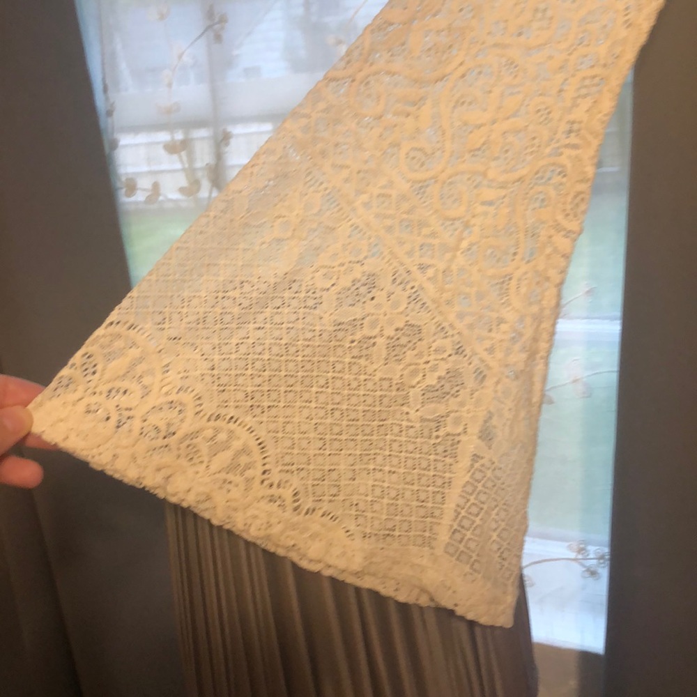 Top - Picture 2 of 2